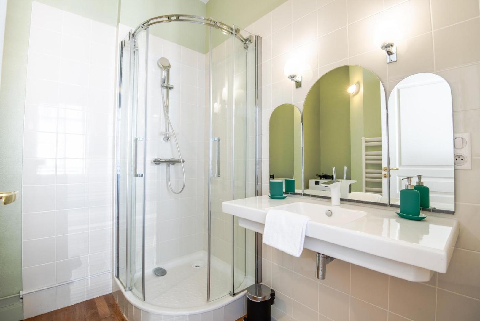 Design Apartment Place De La Liberte Tours Bagian luar foto
